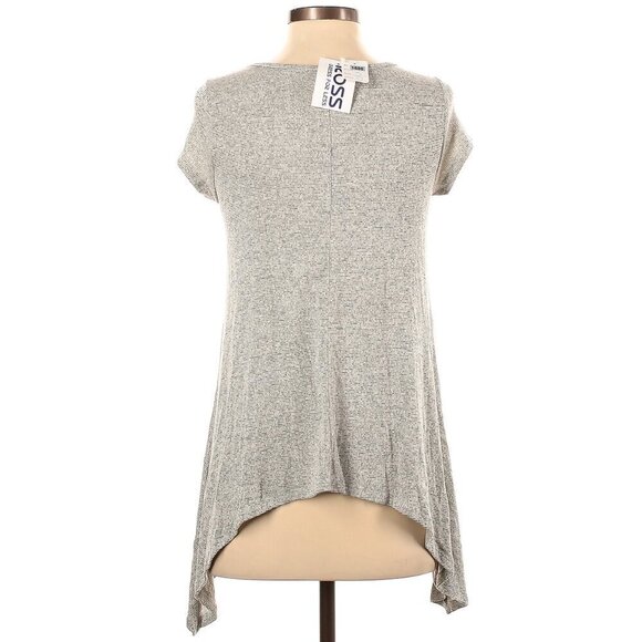 Aiden Y Gray Top Size Large Short Sleeve Tunic Sharkbite Hem Round Neck NWOT - Picture 2 of 6